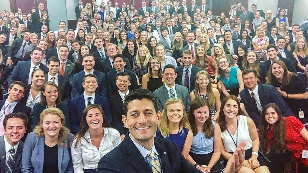 Usa, un selfie scatena le polemiche "Perché non c'è nessuno di colore?"