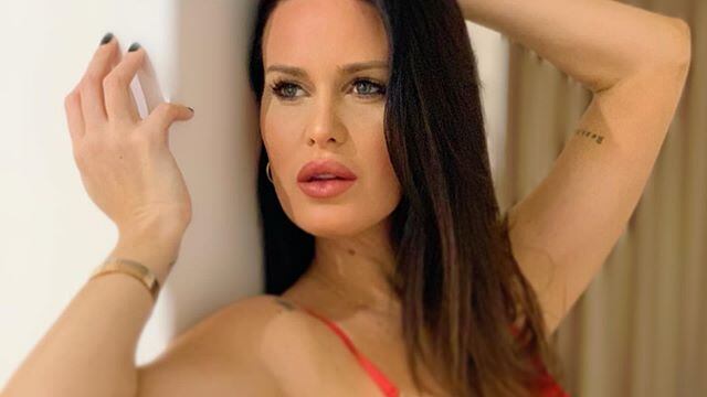Lady Zarate piccante: "Mauro? Mi piace tutto depilato"