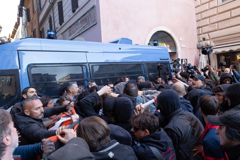 Gli scontri a Roma per il Dl Sicurezza 6