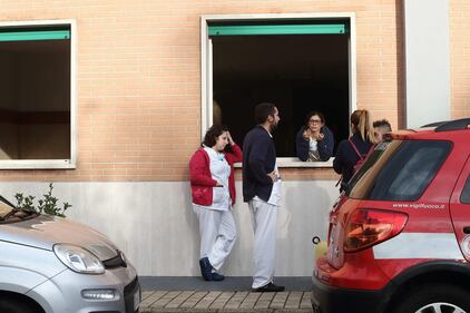 Roma, evacuati i pazienti dell'ospedale Villa San Pietro per un incendio 1