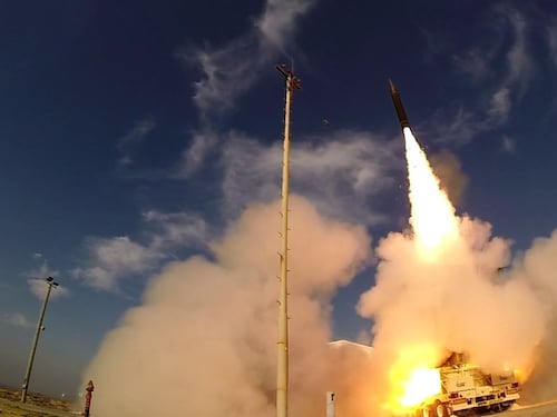 Israele intercetta missile balistico