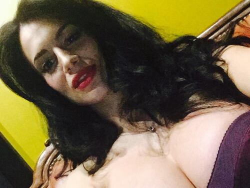 Cristina Del Basso: i selfie hot fanno impazzire Facebook
