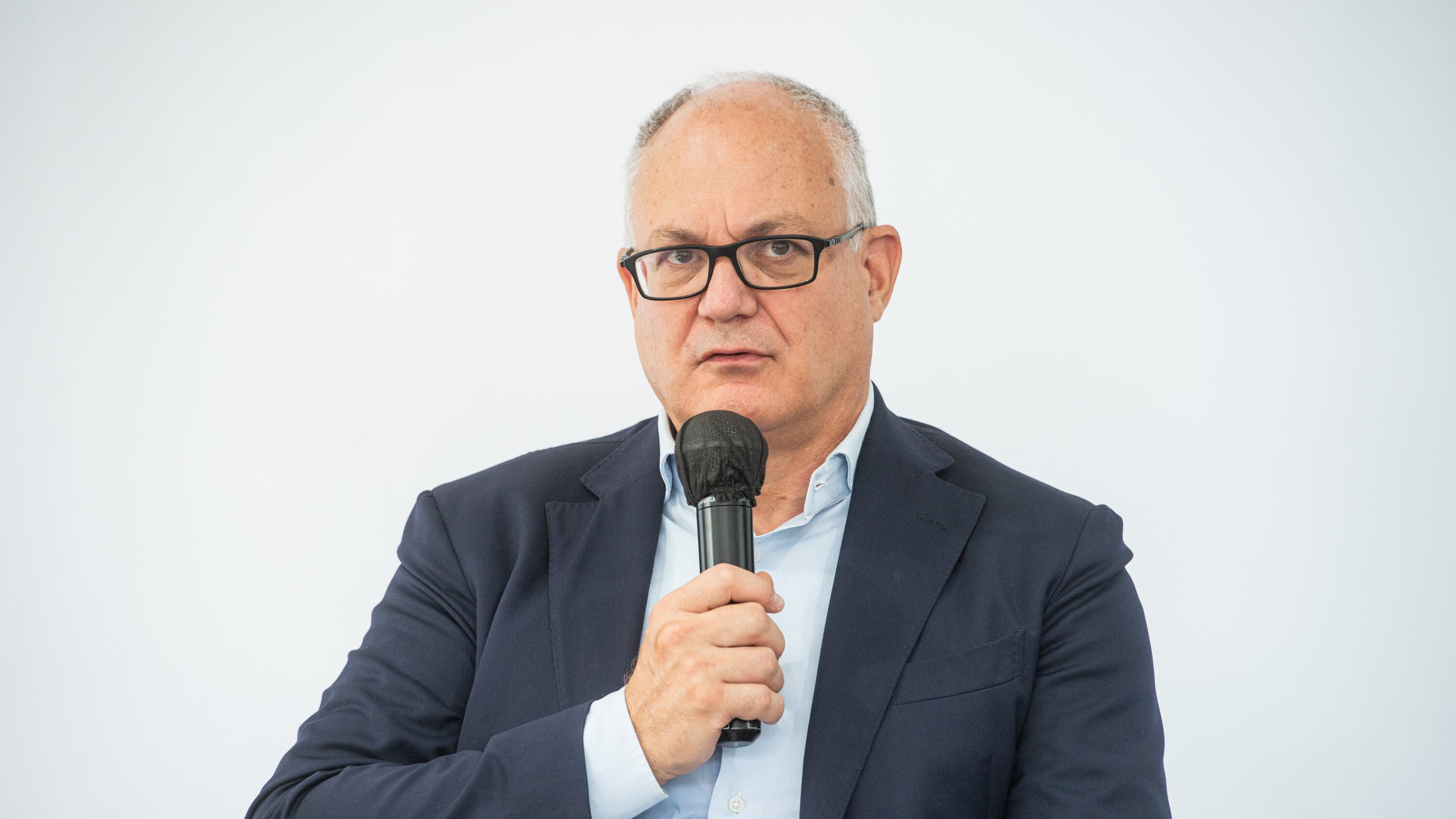 Gualtieri vuol fare come Macron: "Entro cinque anni faremo il bagno nel Tevere"