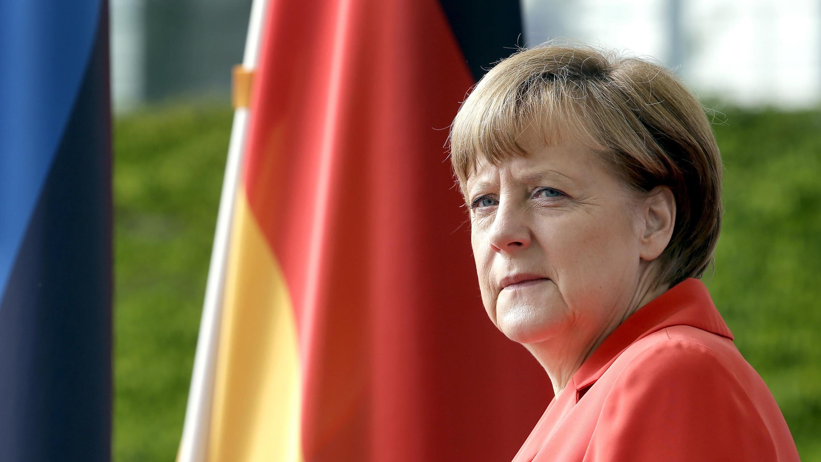 Ora anche la Merkel ha paura: "Se fallisce l'euro fallisce l'Ue"