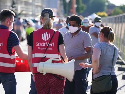 Negli Usa il virus è diffuso tra i 20 e i 40enni. In Germania lockdown per 560mila persone