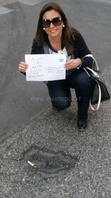 "Fuossbook", a Napoli la denuncia alle voragini nelle strade  9