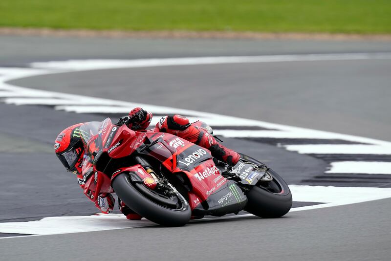 MotoGP, Espargaro beffa Bagnaia e trionfa a Silverstone: le immagini più belle della gara 20