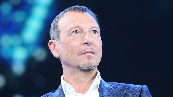 Amadeus e quel Sanremo "scritto" nella sua grafia