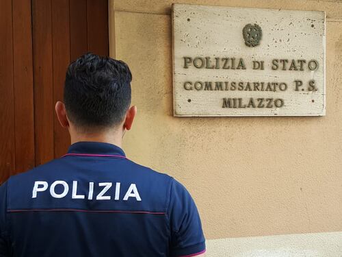 Minorenne vittima di violenza: per cinque ragazzi scattano le misure cautelari
