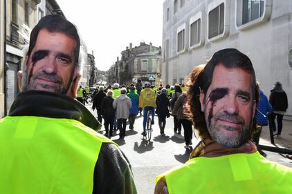 Parigi: nuove proteste in piazza per i Gilet Gialli  1