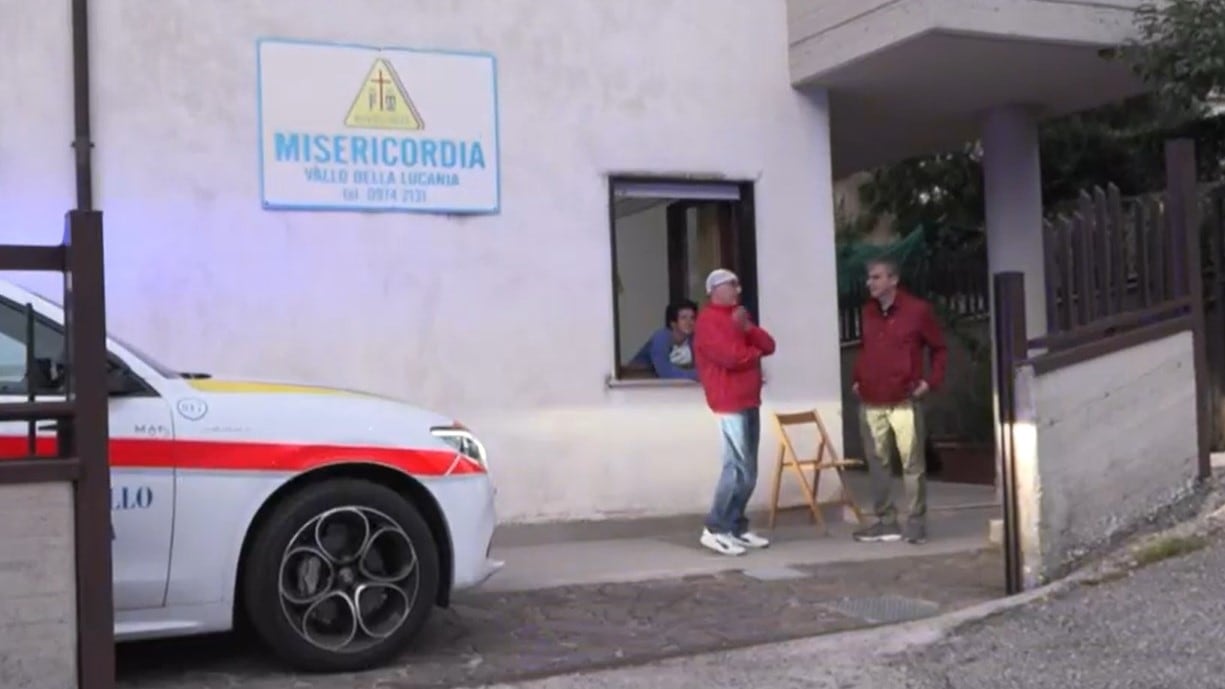 "Vivi per miracolo". Infermieri del 118 presi a martellate in testa nel Salernitano