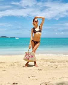 Carla Pereyra infiamma Instagram: gli scatti di lady Simeone 2