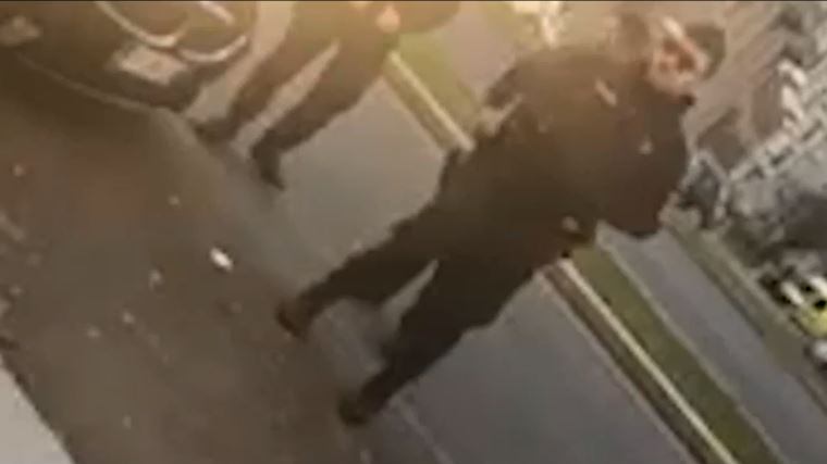 "Io, nero, fermato con pistole". Ed è giallo sul blitz dei carabinieri