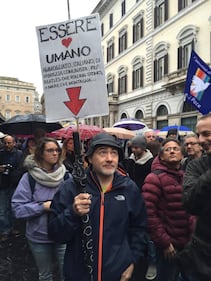 I musulmani scendono in piazza contro l'Isis 1