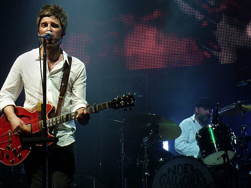 Noel Gallagher insulta i fan più giovani perché si vestono come l’odiato fratello Liam