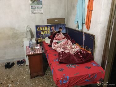 L'appartamento dei migranti tra muffa, blatte e odori cattivi 7