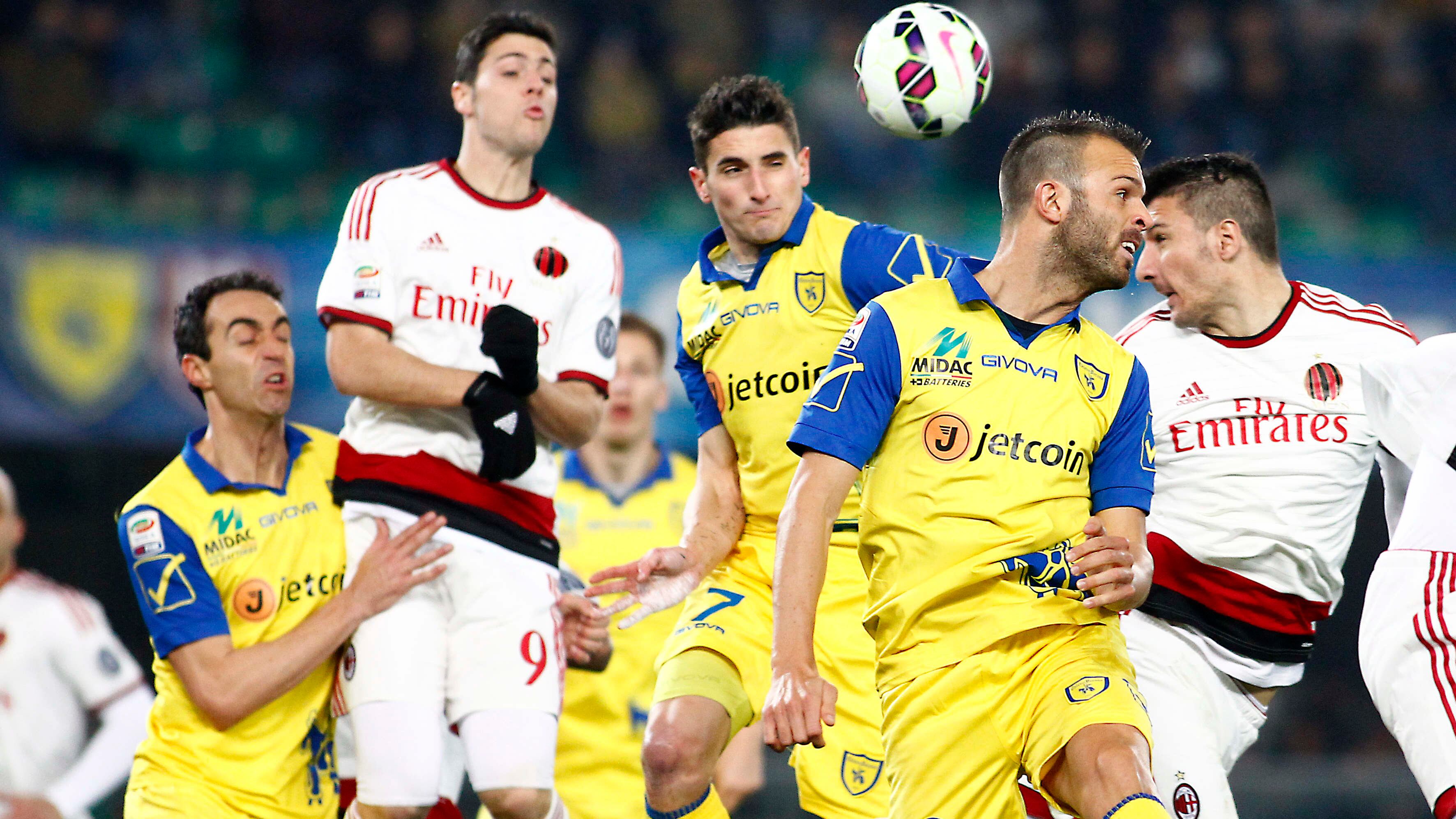 Macché vittoria a Verona. Il Milan balbetta ancora