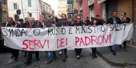 Il sindaco non gli concede la sala per l'assemblea, protestano gli operai a Pomigliano 2