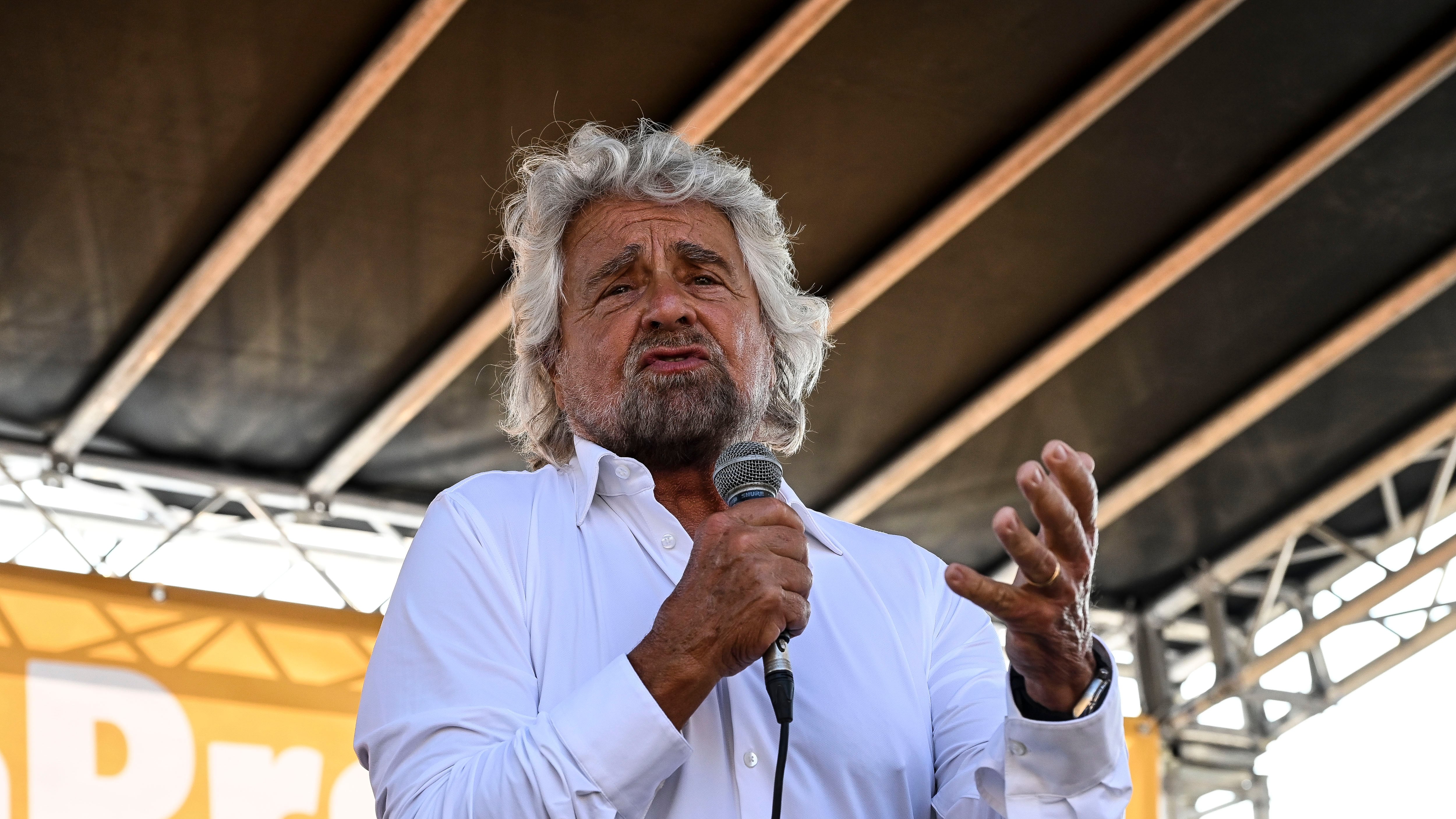 Anche Grillo sfilò a "Che tempo che fa". Ma boccia Francesco: "La chiesa è in crisi"