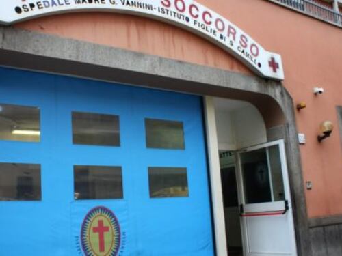 Lo spray al peperoncino sui sanitari e i vigilanti: follia al pronto soccorso