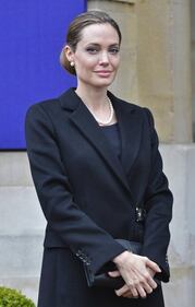 Angelina Jolie, 40 anni da diva: attrice impegnata, donna supersexy 12
