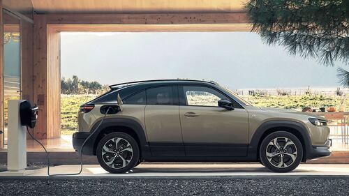 Mazda MX-30 R-EV, guarda tutte le foto 2
