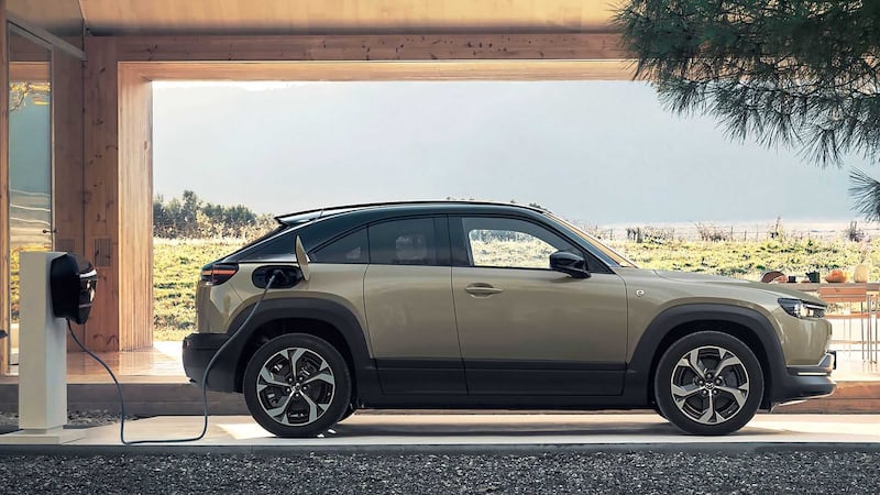 Mazda MX-30 R-EV, guarda tutte le foto 2