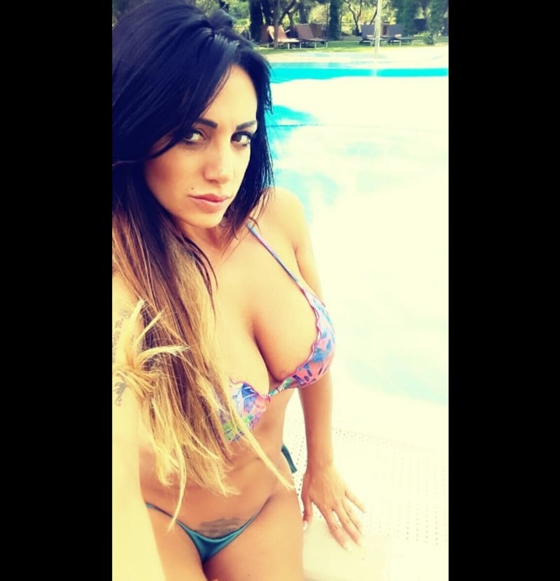 Marika Fruscio, curve sexy sui social: foto 1