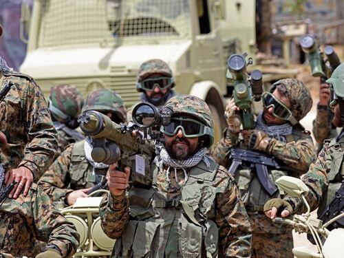 Nuovi attacchi delle Idf in Libano. Khamenei: "L'unità degli Stati islamici eliminerà Israele"