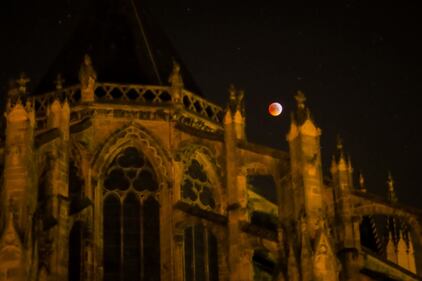 Super Luna Rossa, le immagini dell'eclissi da tutto il mondo 2