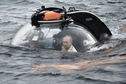 Putin, missione nel Mar Nero con mini sommergibile 1