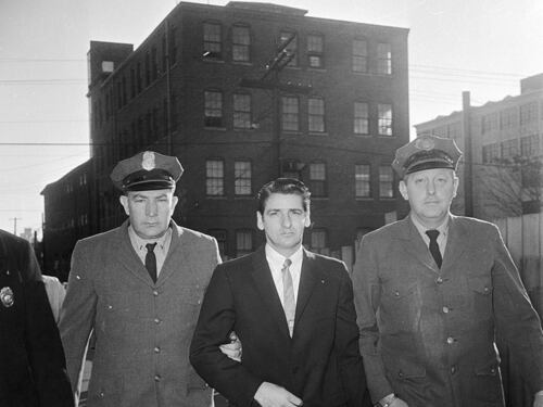 La scia di sangue e la caccia col medium: il mistero di Albert DeSalvo, lo strangolatore di Boston