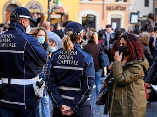 Insulta i vigili di Roma dopo una multa, assolta con formula piena