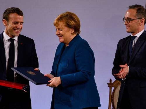 Aquisgrana, Merkel e Macron: "Trattato contro i populisti"