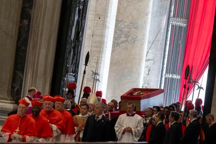 La traslazione della Bara di Papa Francesco nella Basilica di San Pietro 12