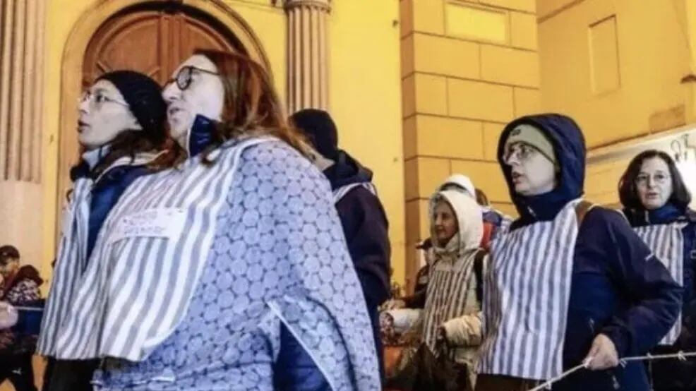 Medici No Vax, no delle Regioni e torna l'infermiera "deportata"