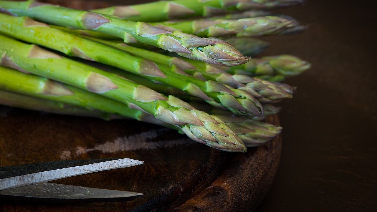 Asparagi, proprietà ed effetti benefici dei germogli depurativi