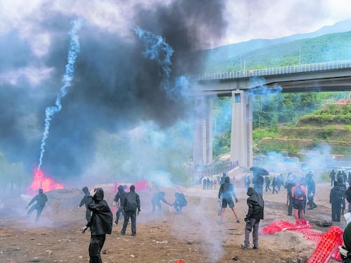 Ora il Pd va in corteo con i No Tav: “Non impediamo a nessuno di aggiungersi”