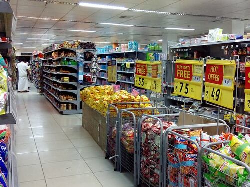 Germania, uomo si chiude nudo nel banco frigo di un supermercato