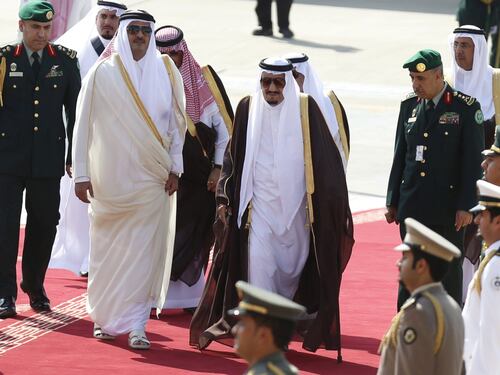 Il mondo arabo rompe con il Qatar: "Finanzia il terrorismo"