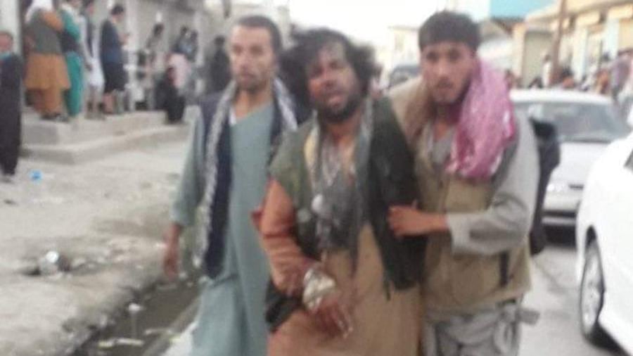 Attacco kamikaze, autobomba e sparatoria: sangue all’aeroporto di Kabul