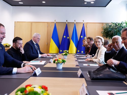 Difesa comune, sì dei 27. Ma Orbán si sfila su Kiev