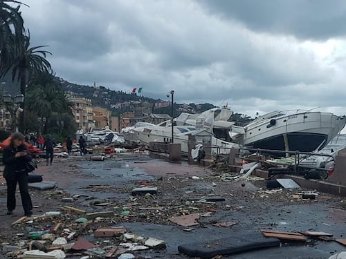 Rapallo, crolla la diga per mareggiata: distrutti centinaia di yacht