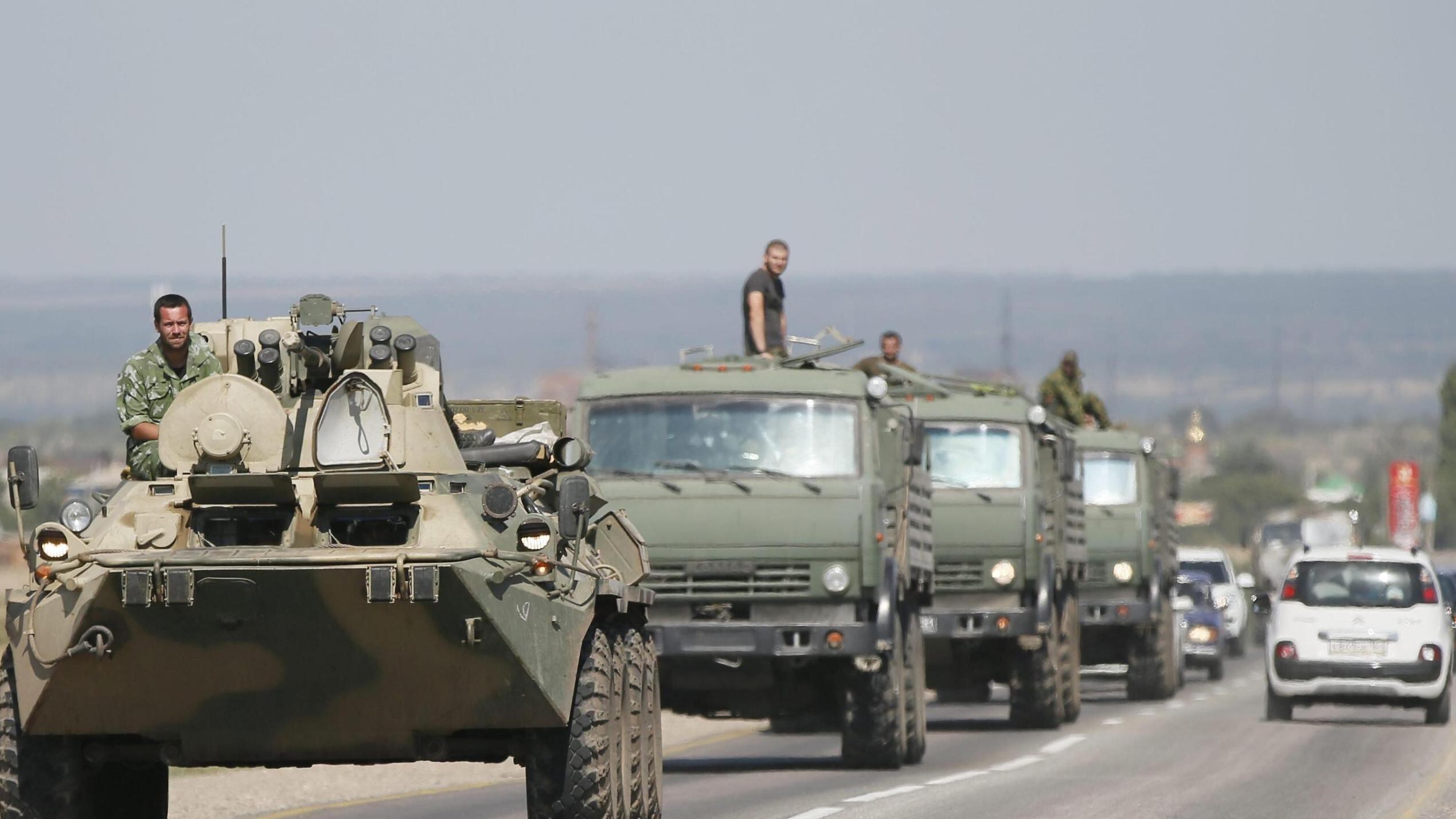Tank e soldati russi sfondano il confine. Kiev invoca l'aiuto Ue