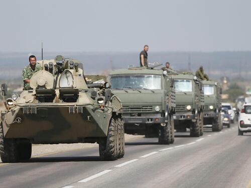 Tank e soldati russi sfondano il confine. Kiev invoca l'aiuto Ue