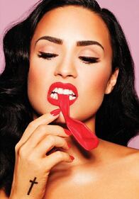 Demi Lovato tutta nuda senza Photoshop 8