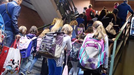 Professori ripresi durante le lezioni: ventidue gli alunni sospesi da scuola