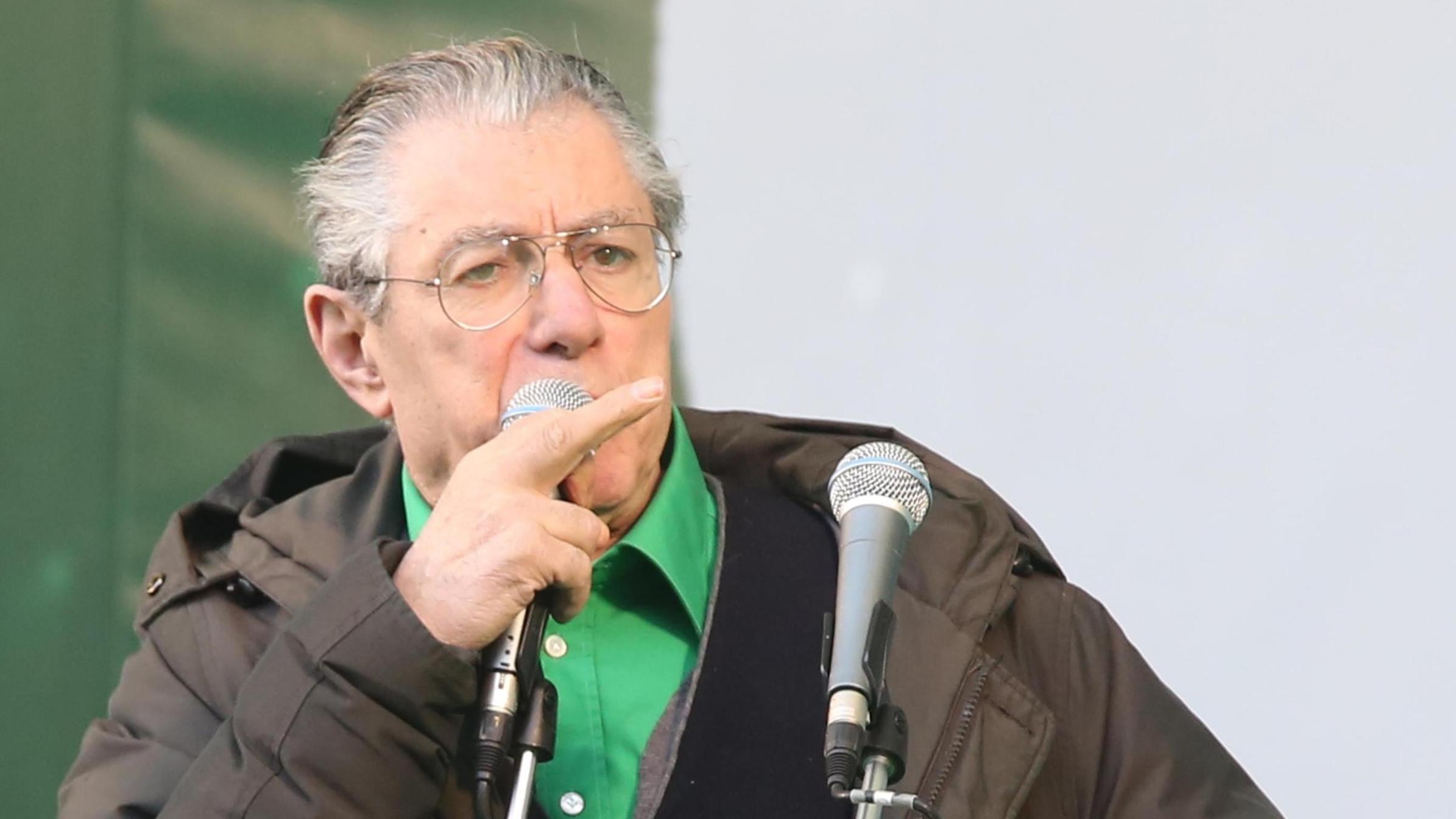 E il vecchio leone Bossi benedice l'unione