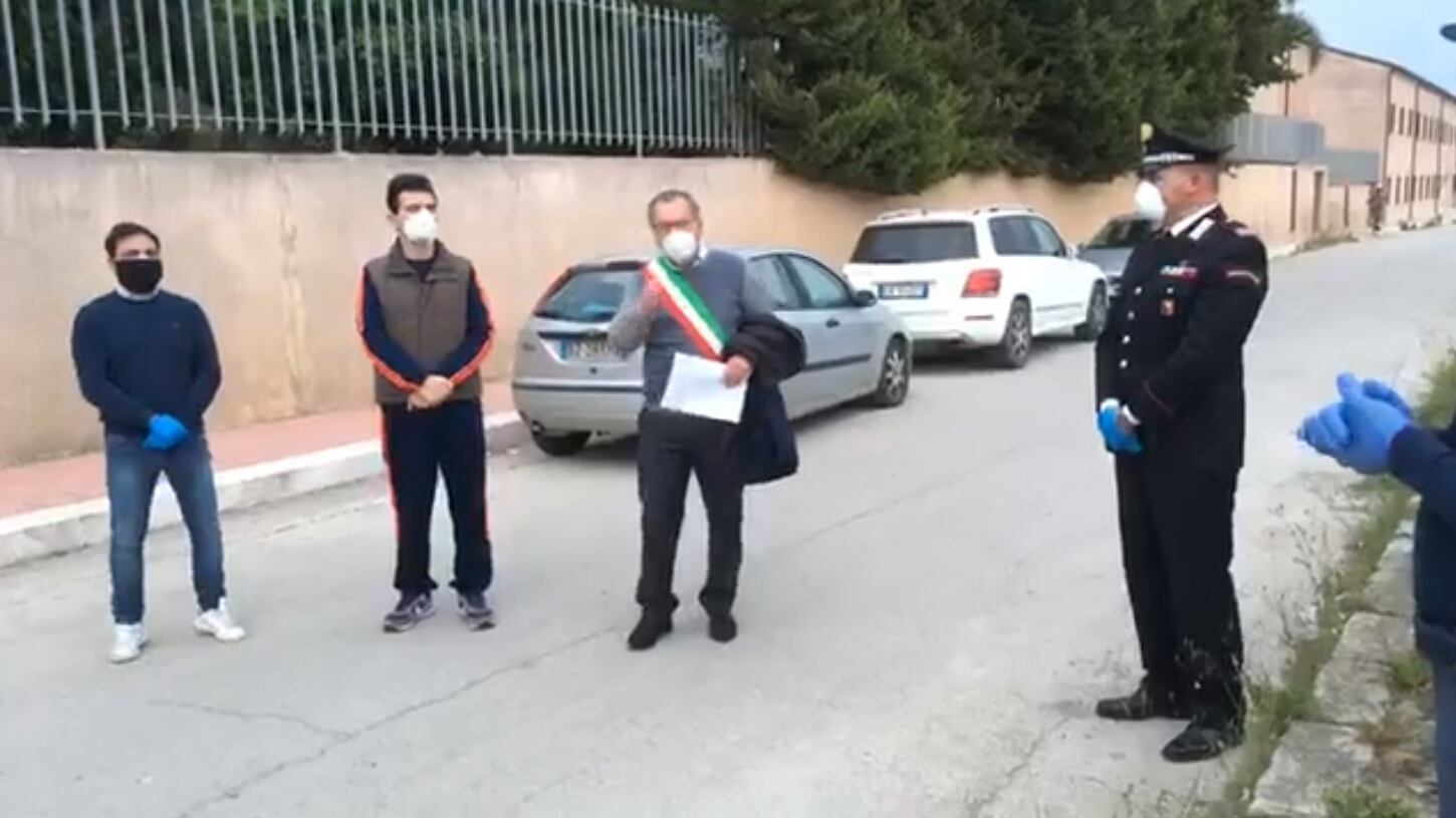 Ancora migranti nell'ex hotel: esplode la protesta a Siculiana