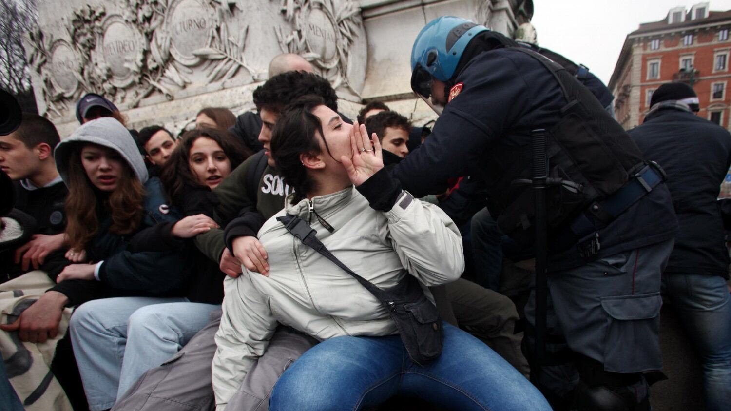 Città blindate, botte a Milano Liberi i picchiatori di Palermo